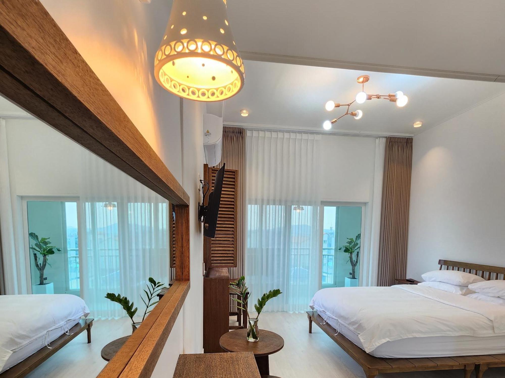 Pureun Jeju Pension Seogwipo Exterior foto