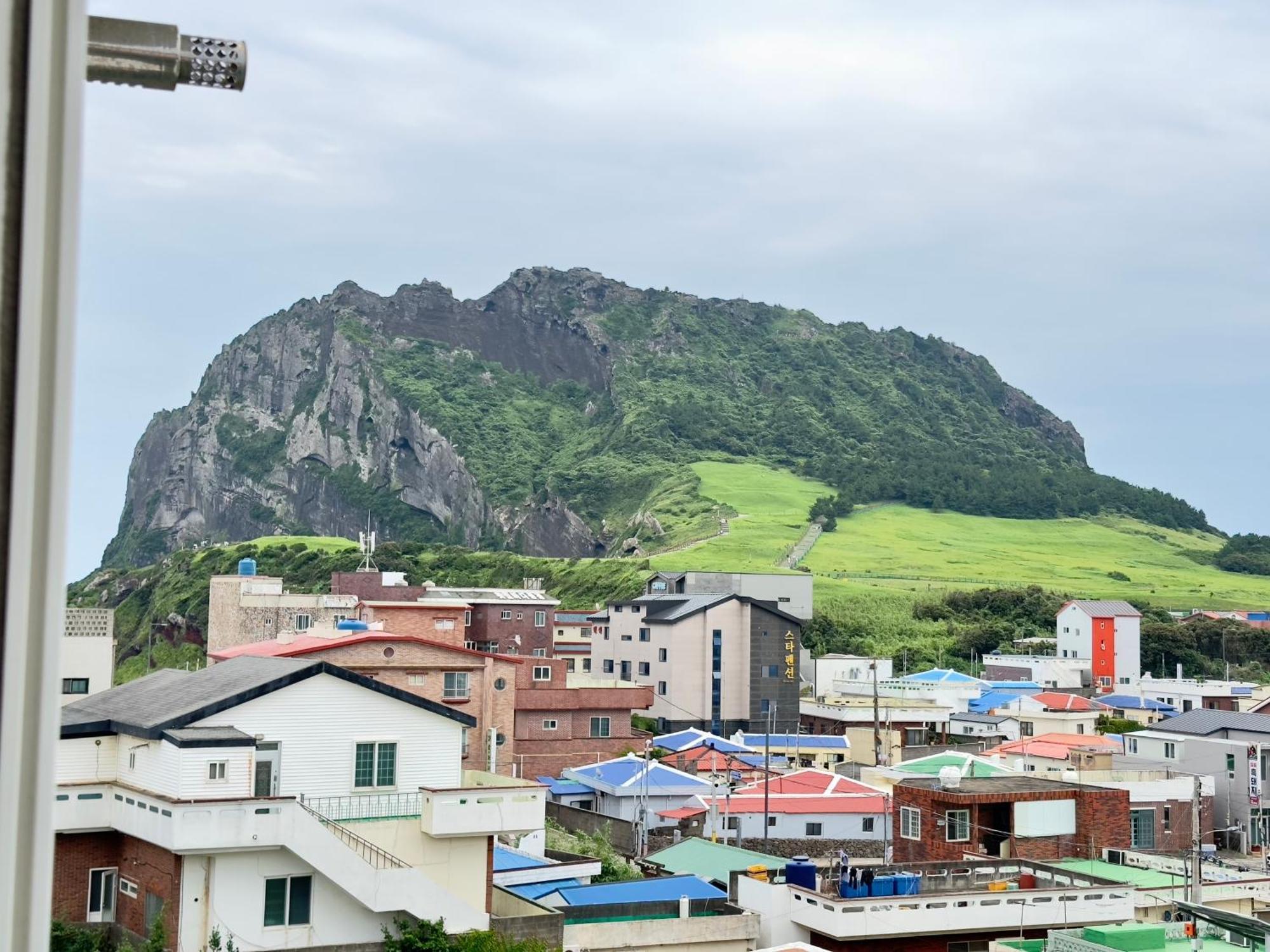 Pureun Jeju Pension Seogwipo Exterior foto